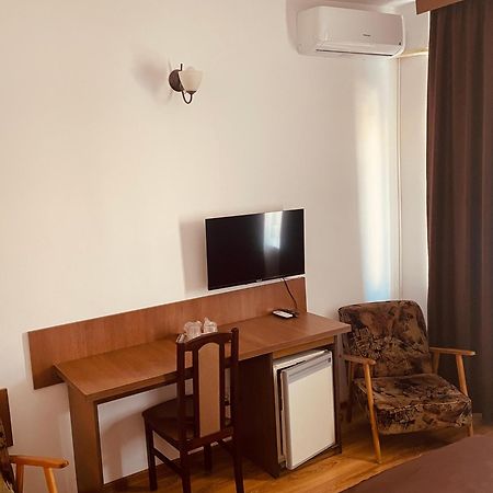 Hotel Moldova Bîrlad Exteriör bild