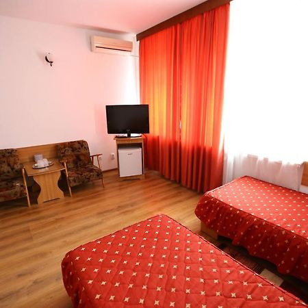 Hotel Moldova Bîrlad Exteriör bild