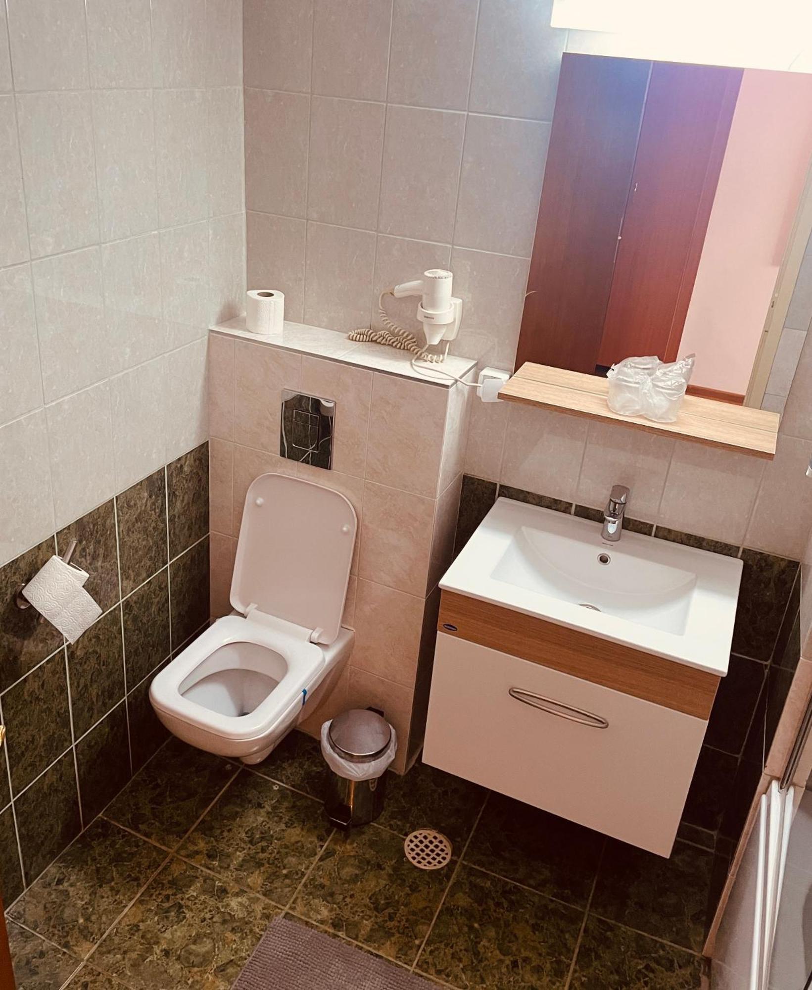 Hotel Moldova Bîrlad Exteriör bild