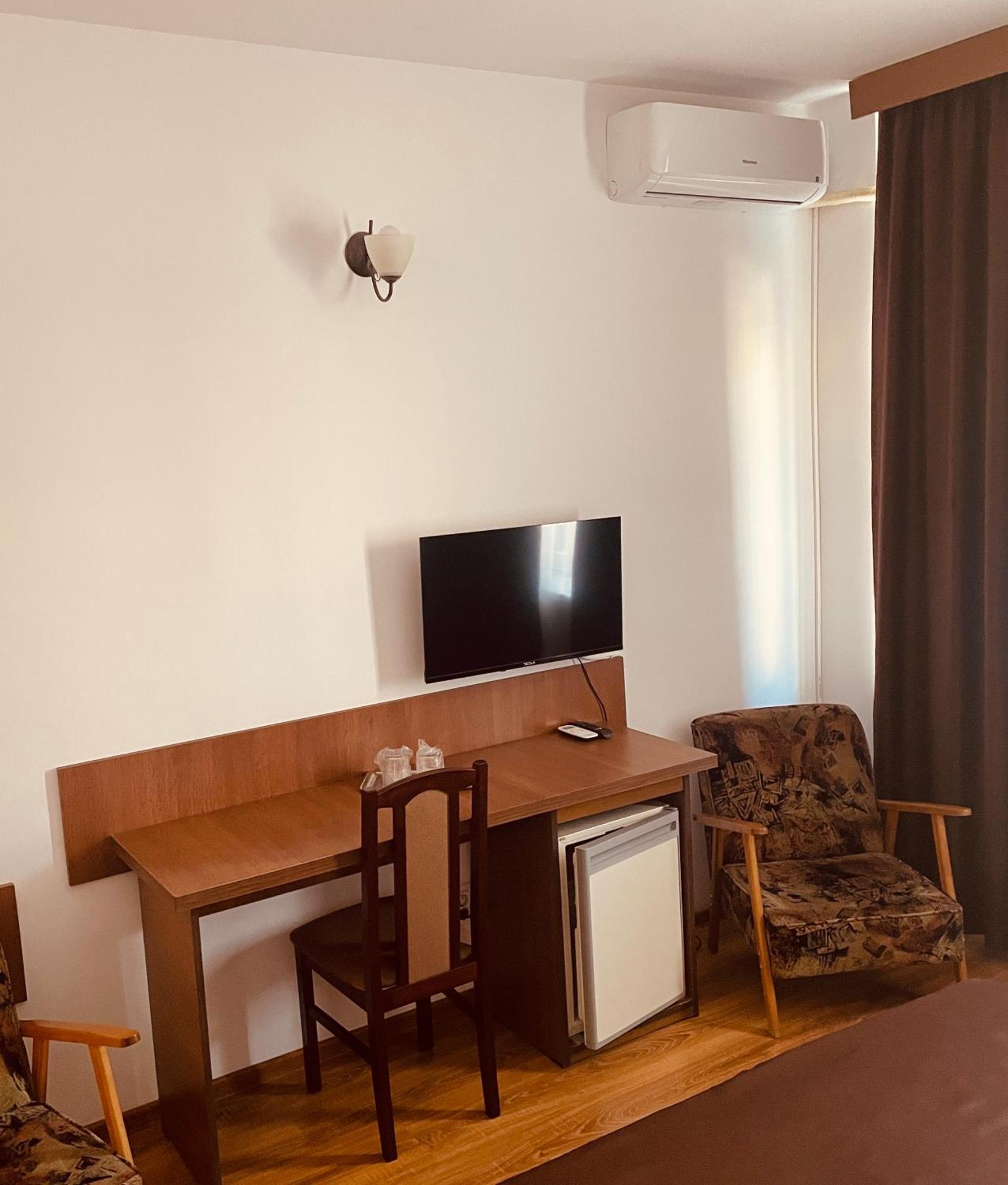Hotel Moldova Bîrlad Exteriör bild