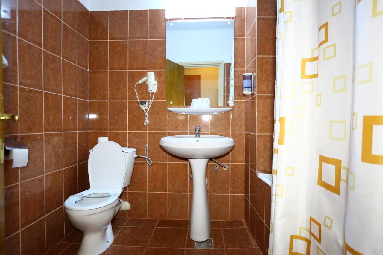 Hotel Moldova Bîrlad Exteriör bild
