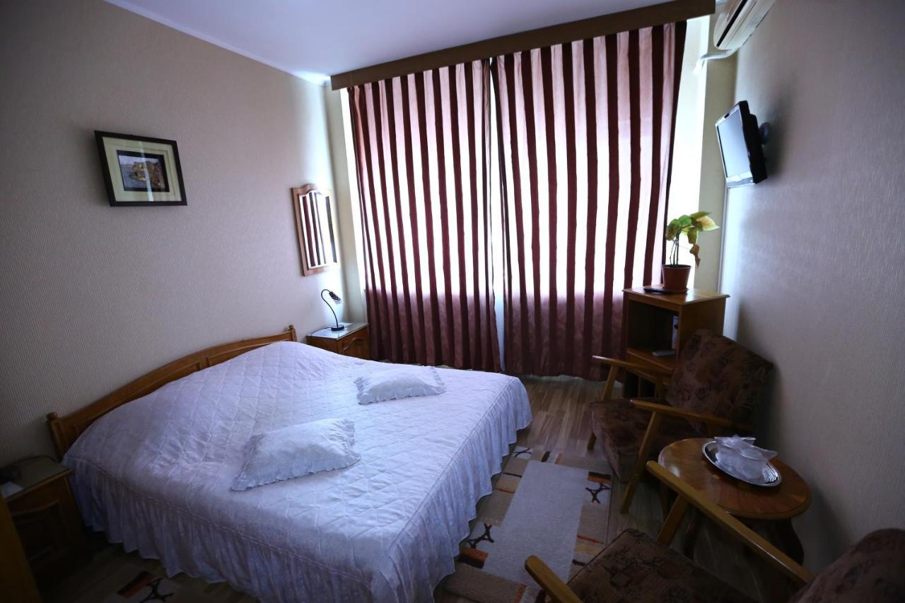 Hotel Moldova Bîrlad Exteriör bild